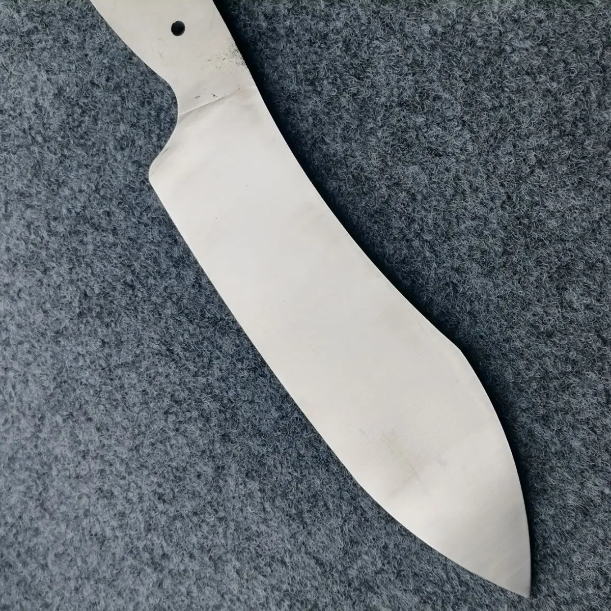 Akciós ár gyári farok áruk M390 por acél konyhai kés félkész kés Osztrák Bailu farok árut lehet